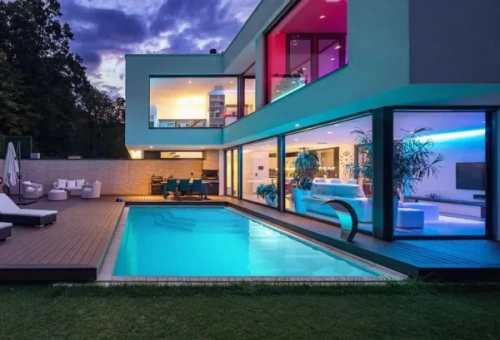 Why All-Aluminum Structures and Insulated Roofing Outshine the Competition